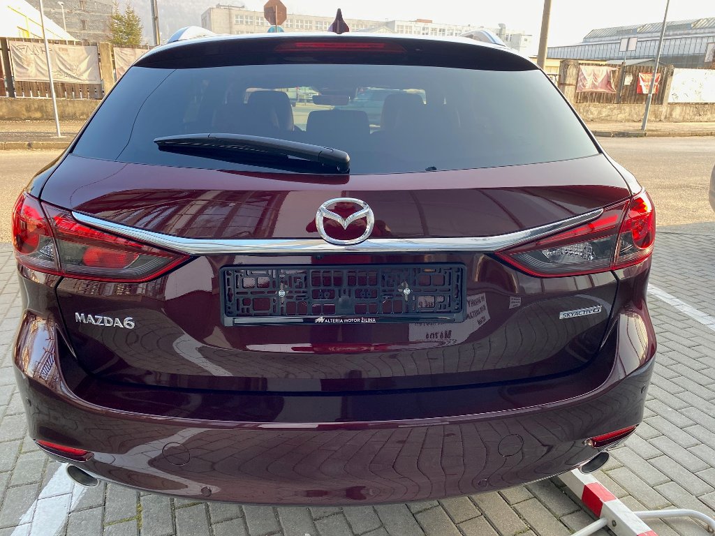 Mazda 6