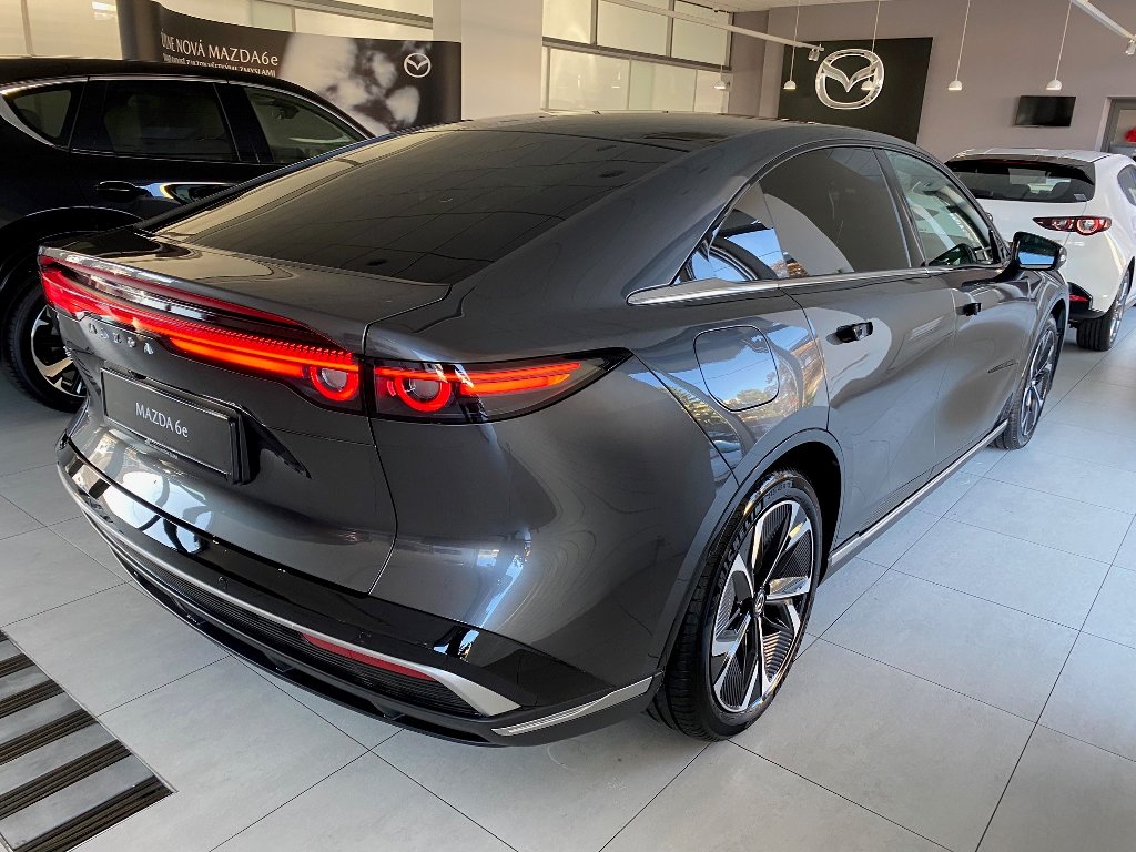 Mazda 6e